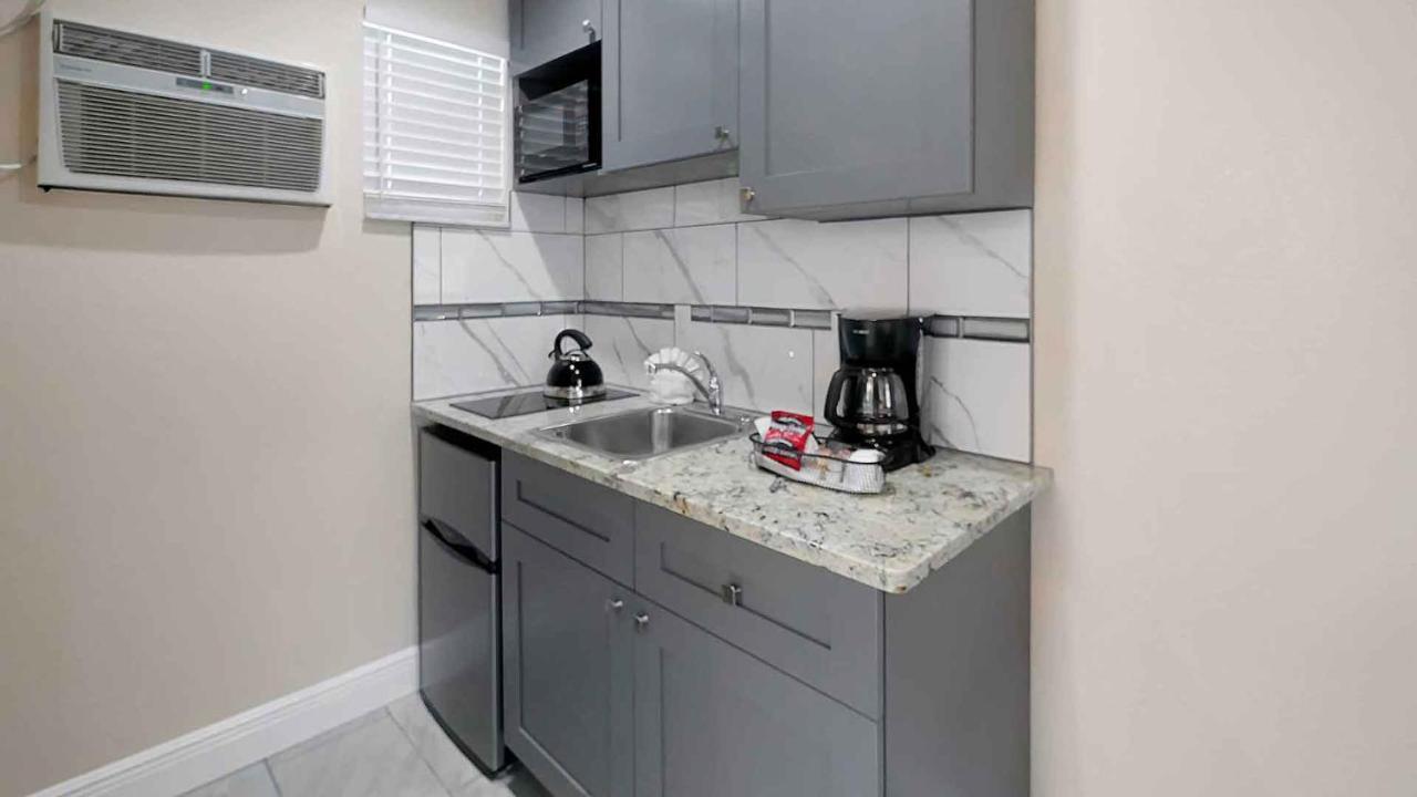 Carlton House Motel And Suites St. Pete Beach Luaran gambar