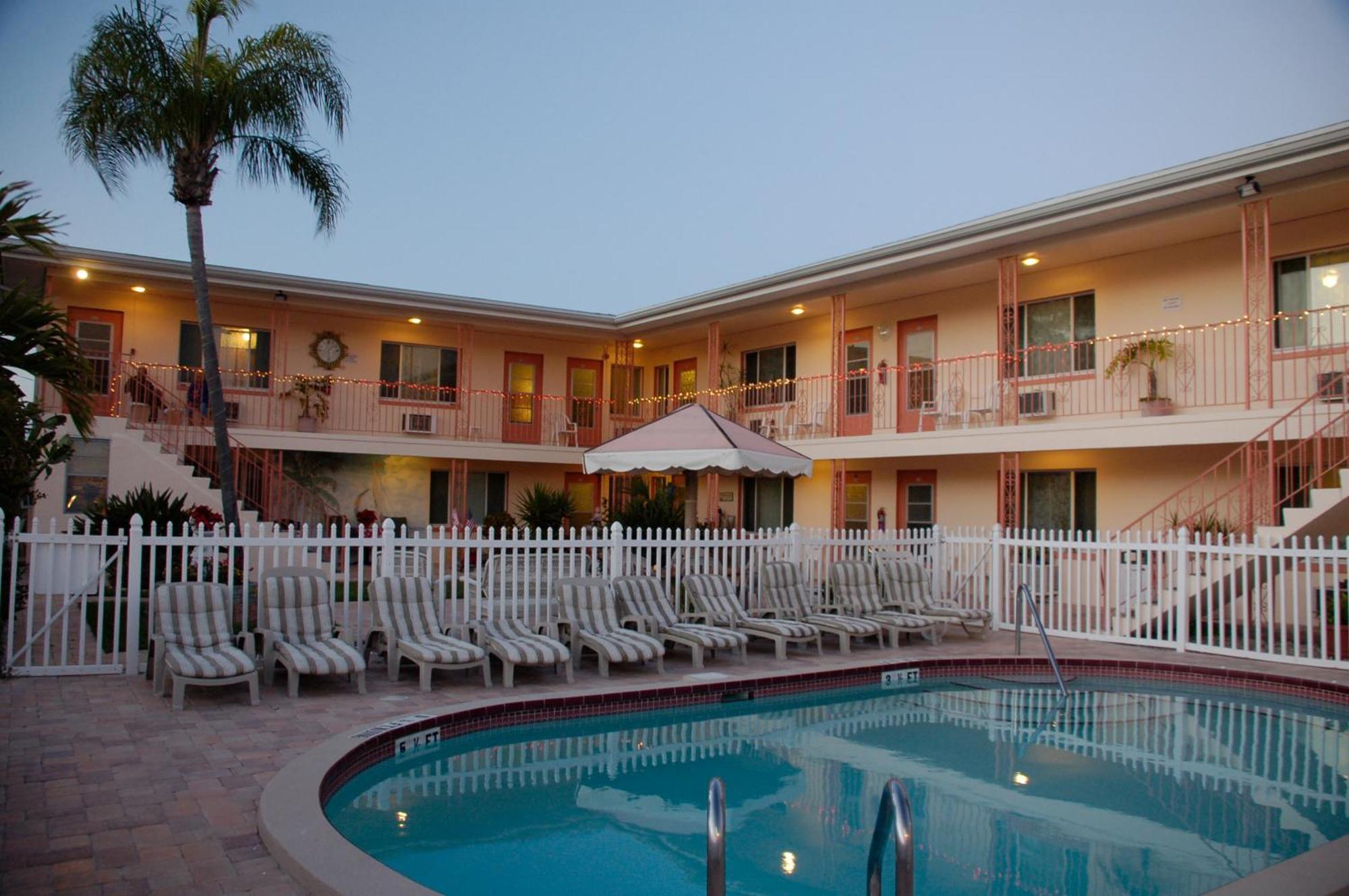 Carlton House Motel And Suites St. Pete Beach Luaran gambar